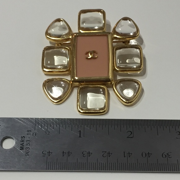 Chanel Vintage 1996 Gripoix Glass Brooch - Picture 11 of 15